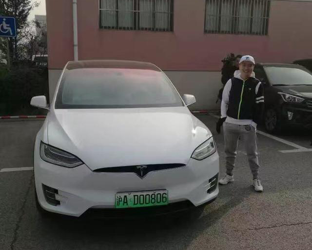 新能源小绿牌上路了，以后你可能经常能看到它
