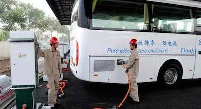 2017年从“有奖有?！笨?，查骗补发资质两手抓