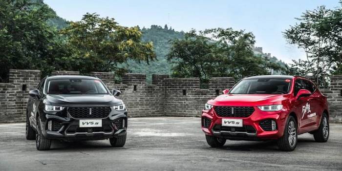 两个集装箱都压不变形的WEY VV5s上市，售15万起