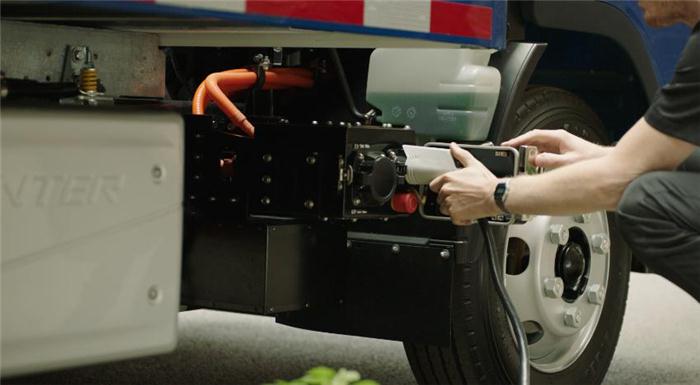 电动汽车，黑科技，新车，前瞻技术，戴姆勒卡车投资StoreDot,StoreDot快充技术,戴姆勒卡车StoreDot改进电池快充技术