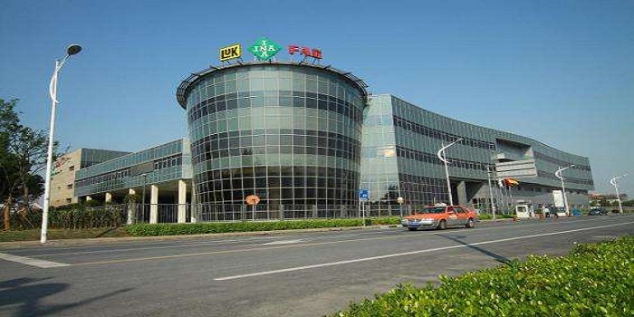 零部件引发车企“停产”?；?背后的缘由值得深思