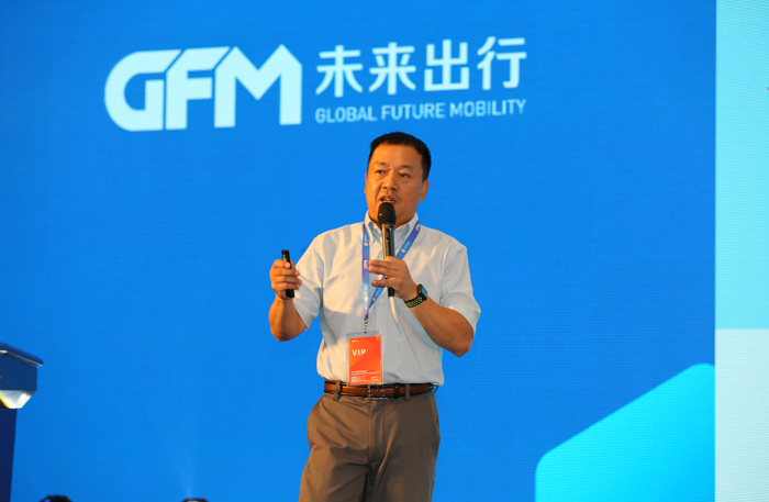 自动驾驶大规模商业化还需迈过几道坎？