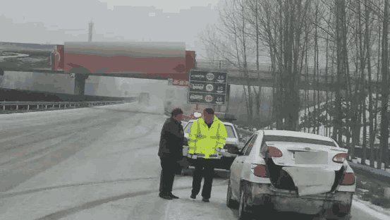 跑高速遇前面车急刹车咋办？