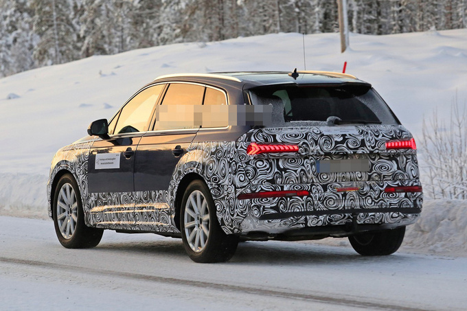 全新奥迪Q7曝光，3.0T+8AT动力，内饰向A8L看齐，要涨价了！