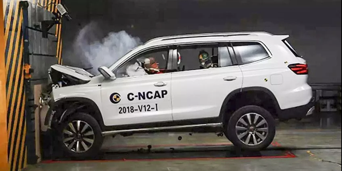 还在用“体格”判断安全性？RX8用数据证明实力