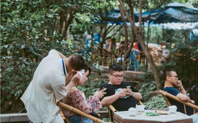 车市下滑车展不利？不妨学学巴蜀人民的乐天派