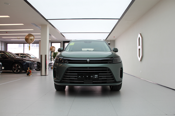 静态体验AITO问界M7，媲美“百万级”豪车？