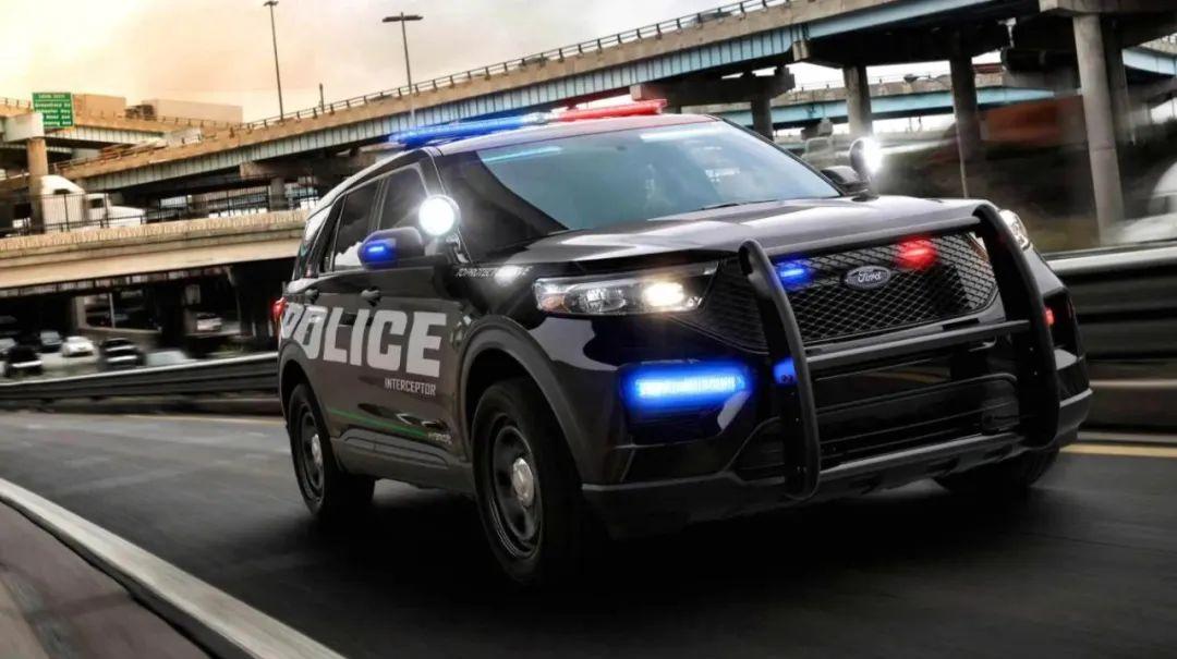 纵置后驱犹如美式警车附体，全新福特探险者依然硬核