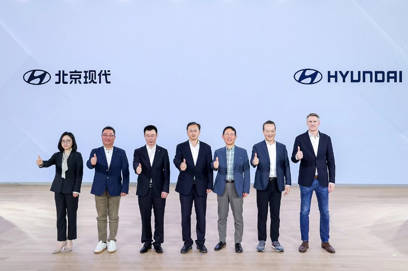 全面“向新”，北京现代上海车展上演转型之姿