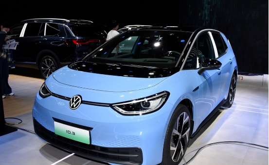 全新帕萨特与途观L挑大梁，2024年上汽大众还得靠燃油车