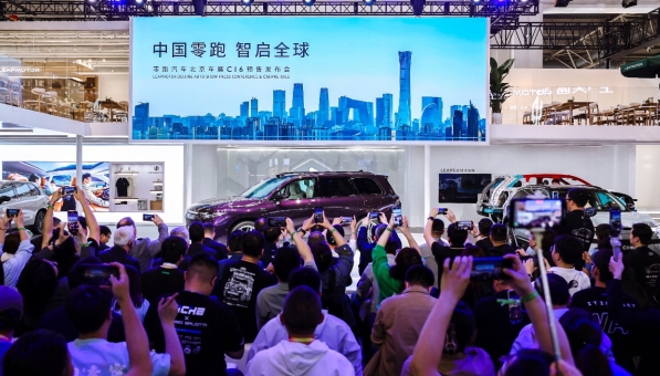 全球首创MPSUV 零跑C16开启预售，掀起2024北京车展SUV新热潮