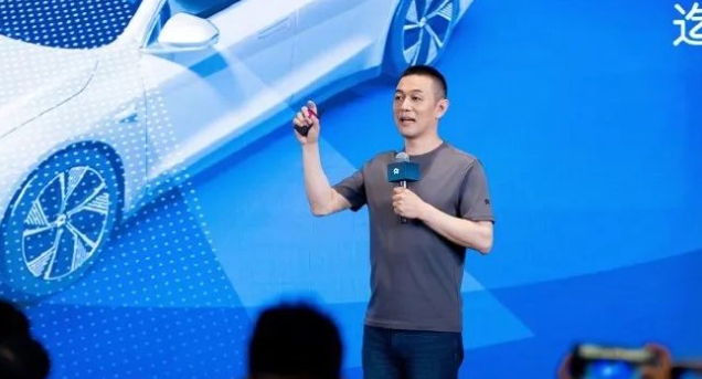 李斌：2025年蔚来智驾使用时长占比达80%，比人驾安全10倍
