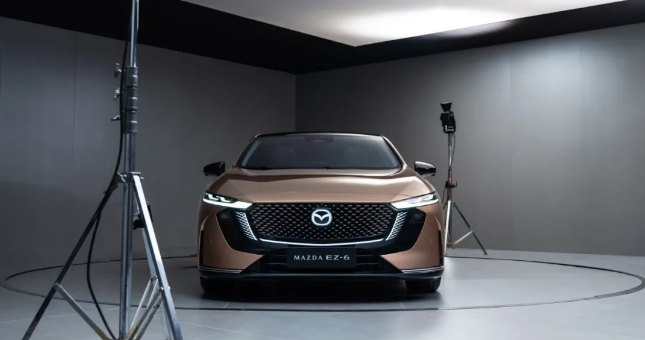 MAZDA EZ-6全球首秀，长安马自达为合资新能源打开新思路