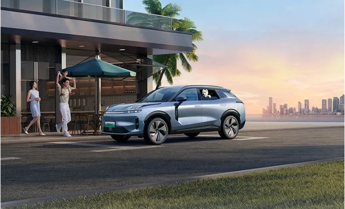 2025款 领克08EM-P正式上市，全系限时价：17.98万元起