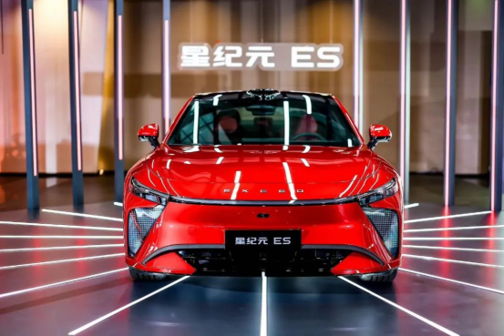 星纪元ES 2025款上市，售价19.59万元起