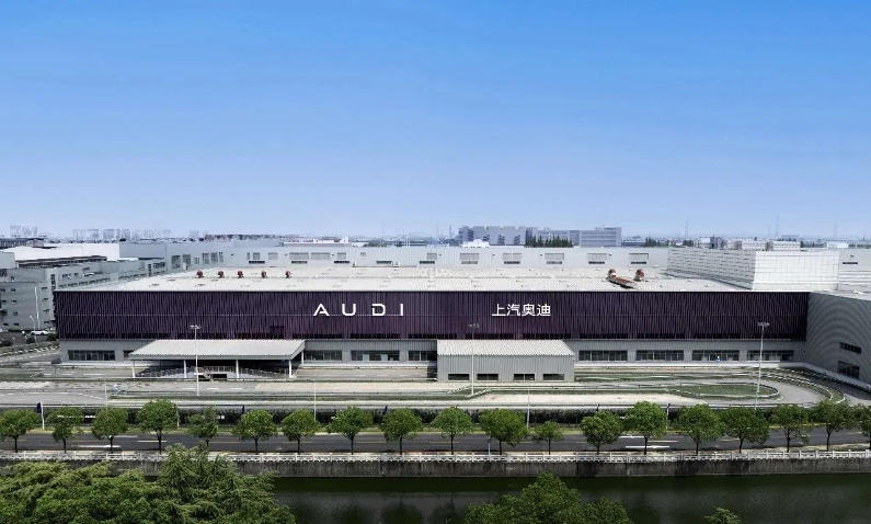 没有“四个圈”的奥迪实力如何？奥迪E5 Sportback对比小米SU7验成色